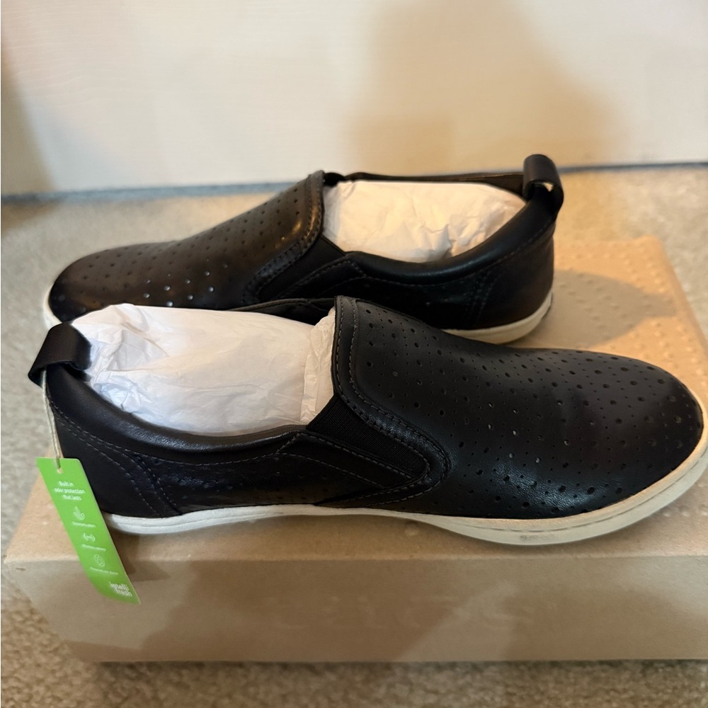 Taos Court slip-on sneaker - Picture 3 of 9